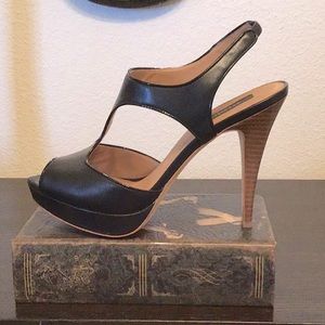 Ann Taylor Size 8 T-strap Platform Heel